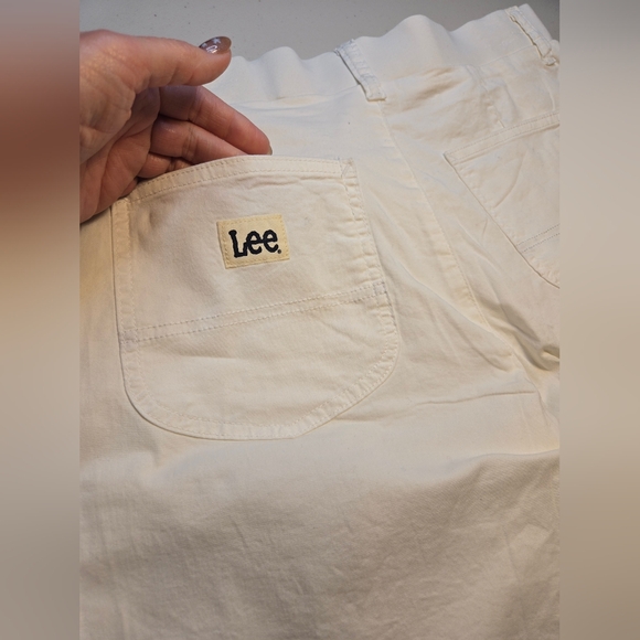 NWT Lee White Bermuda Shorts - Picture 7 of 13